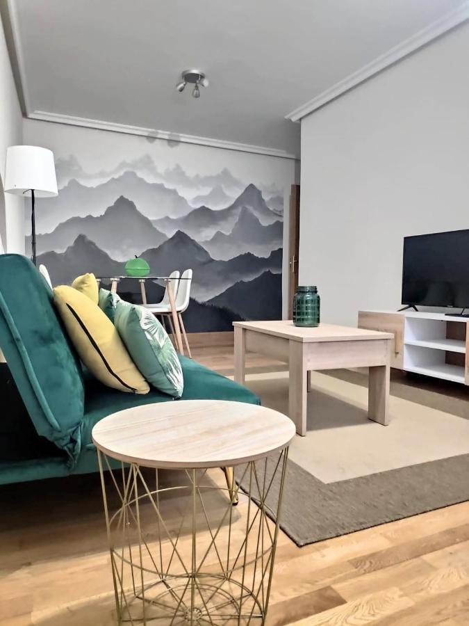 Apartamento céntrico con parking y Wifi Onís Extérieur photo