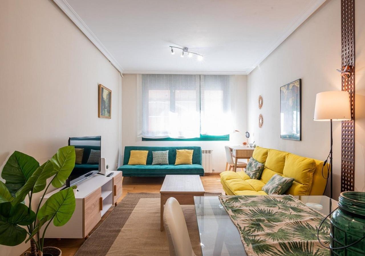 Apartamento céntrico con parking y Wifi Onís Extérieur photo
