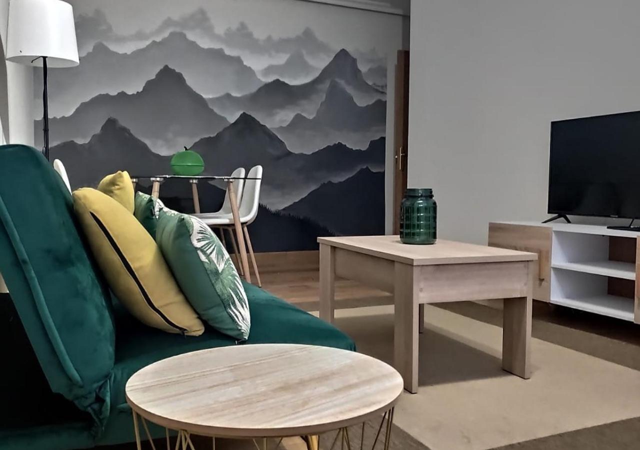 Apartamento céntrico con parking y Wifi Onís Extérieur photo
