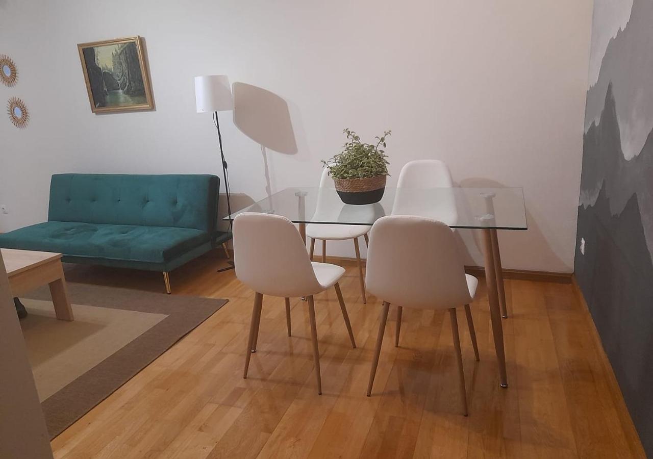 Apartamento céntrico con parking y Wifi Onís Extérieur photo