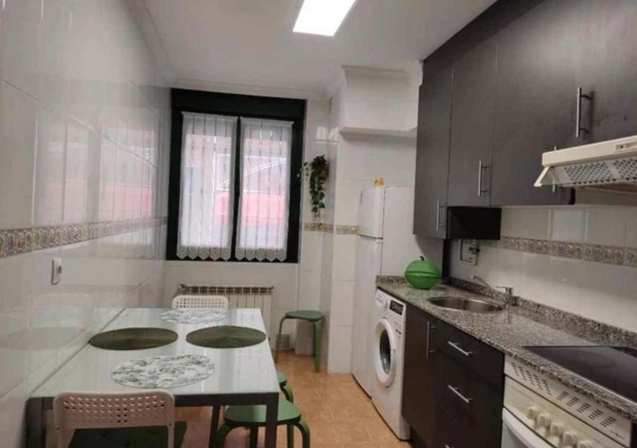 Apartamento céntrico con parking y Wifi Onís Extérieur photo